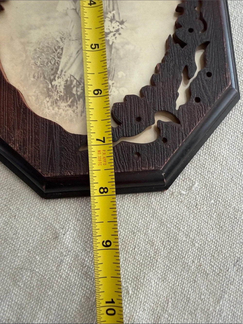VTG Faux Wood Octagon Ornate Floral Cutout Picture Frame